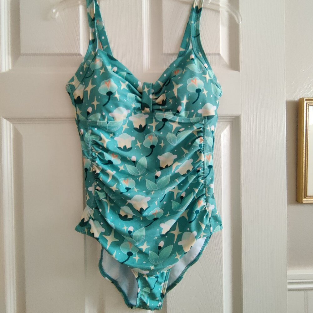 NWOT Woman's SZ-M One Piece Swimsuit Green Floral